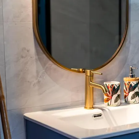 La Caliente Avec Balneo Privative Apartment *
